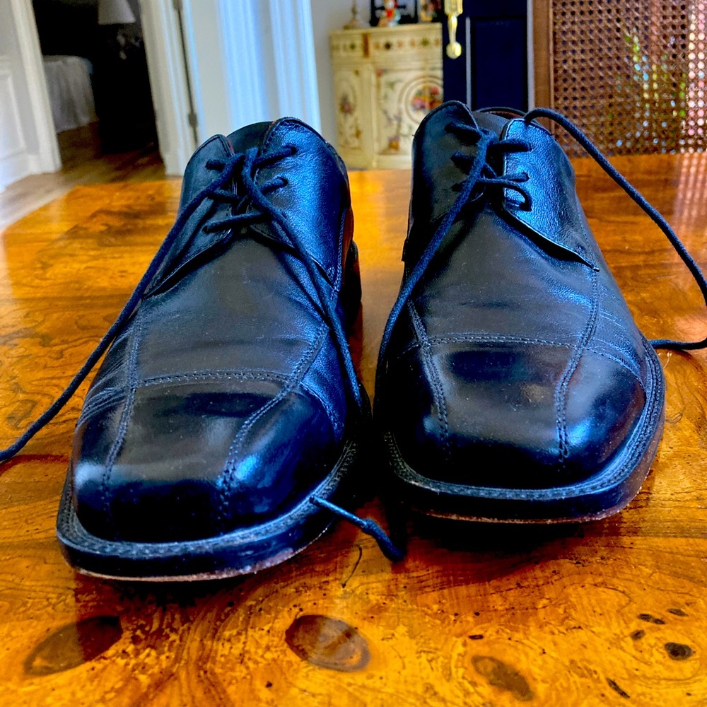 9.5 black leather shoes